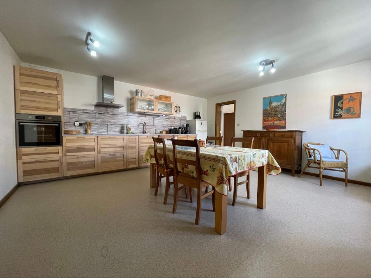 Spacieux Appartement Mons Exteriér fotografie